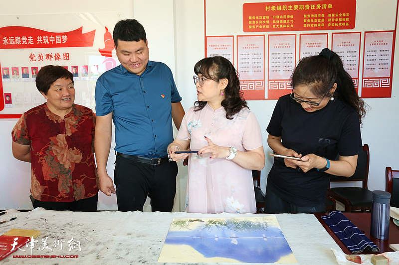 天津市文化藝術(shù)商會(huì)組織書畫名家走進(jìn)薊州區(qū)侯家營鎮(zhèn)南齊莊村送文化